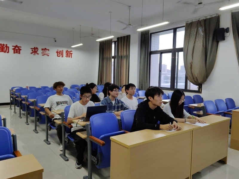 大会现场照片.jpg 大会现场照片.jpg